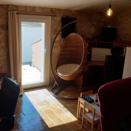 Сasa de vacaciones Maison De Village Dans Un Mas