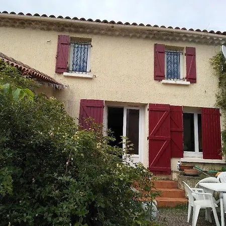 Maison De Village Dans Un Mas Сasa de vacaciones *