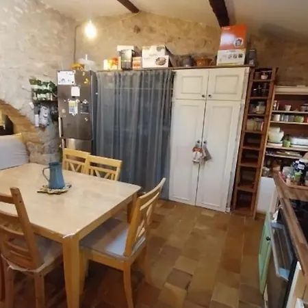 Сasa de vacaciones Maison De Village Dans Un Mas Aumelas