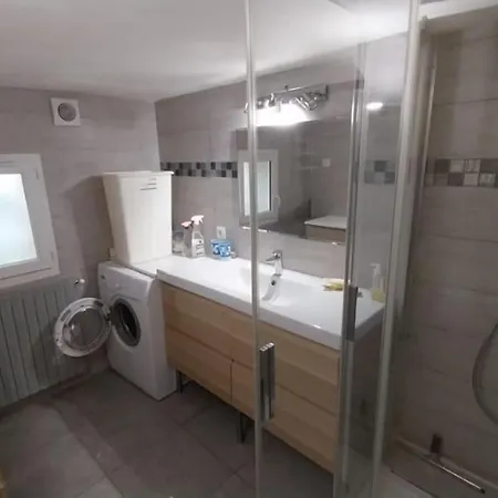 Maison De Village Dans Un Mas *